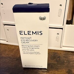 ELEMIS Peptide4 Eye Recovery Cream - White and Navy Packaging